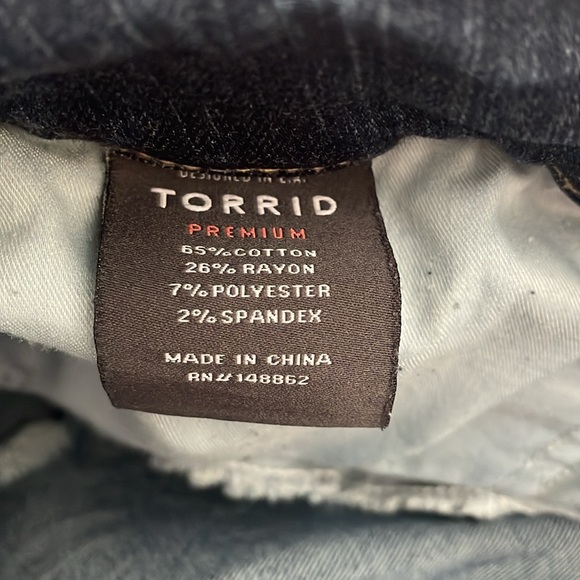 Torrid distressed stretch ankle jeans - Picture 10 of 12